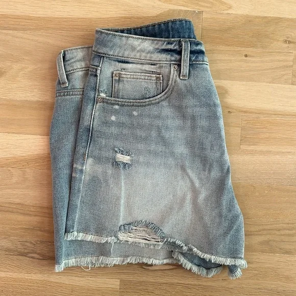 NWT Relaxed Fit- High Rise Denim Shorts - Picture 6 of 6